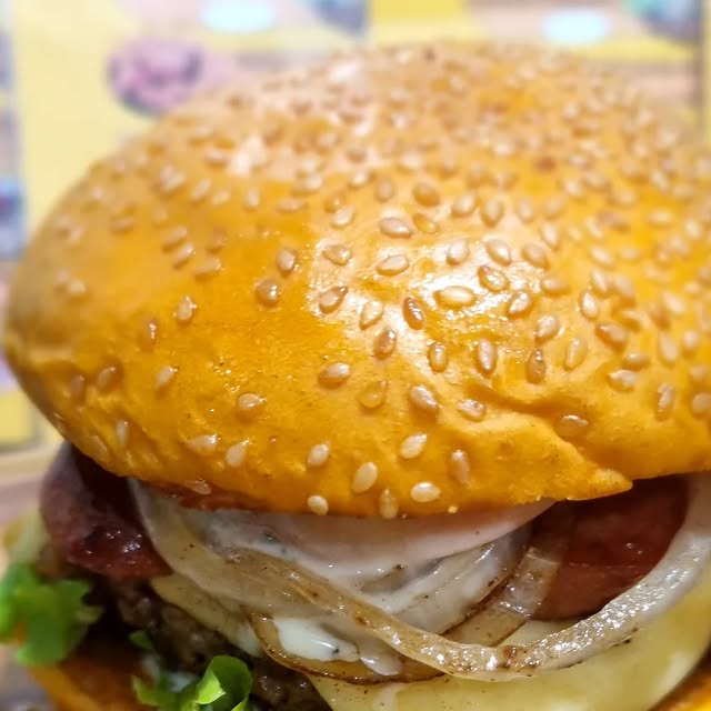 Hambúrguer Amarelo Calabresa